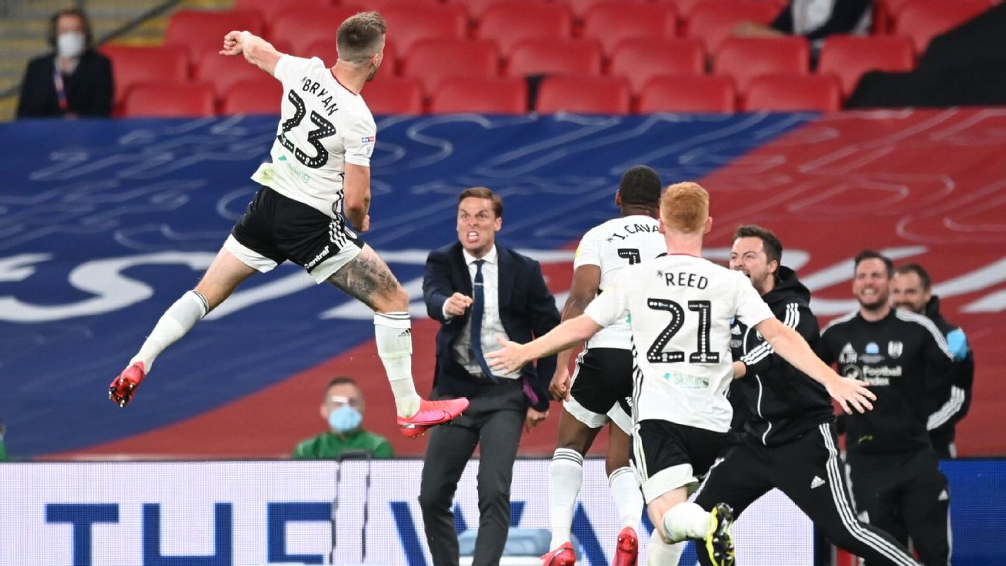 热衷于足球 热衷于足球